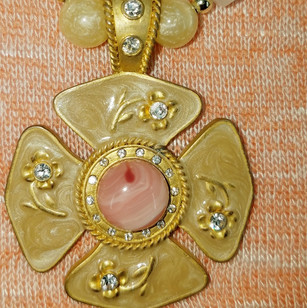 Vintage Pendant Multi Stone - Gold Tone Necklace